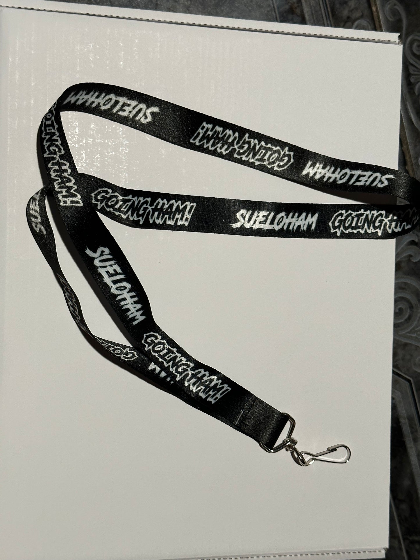 SUELOHAM KEYCHAIN (black)