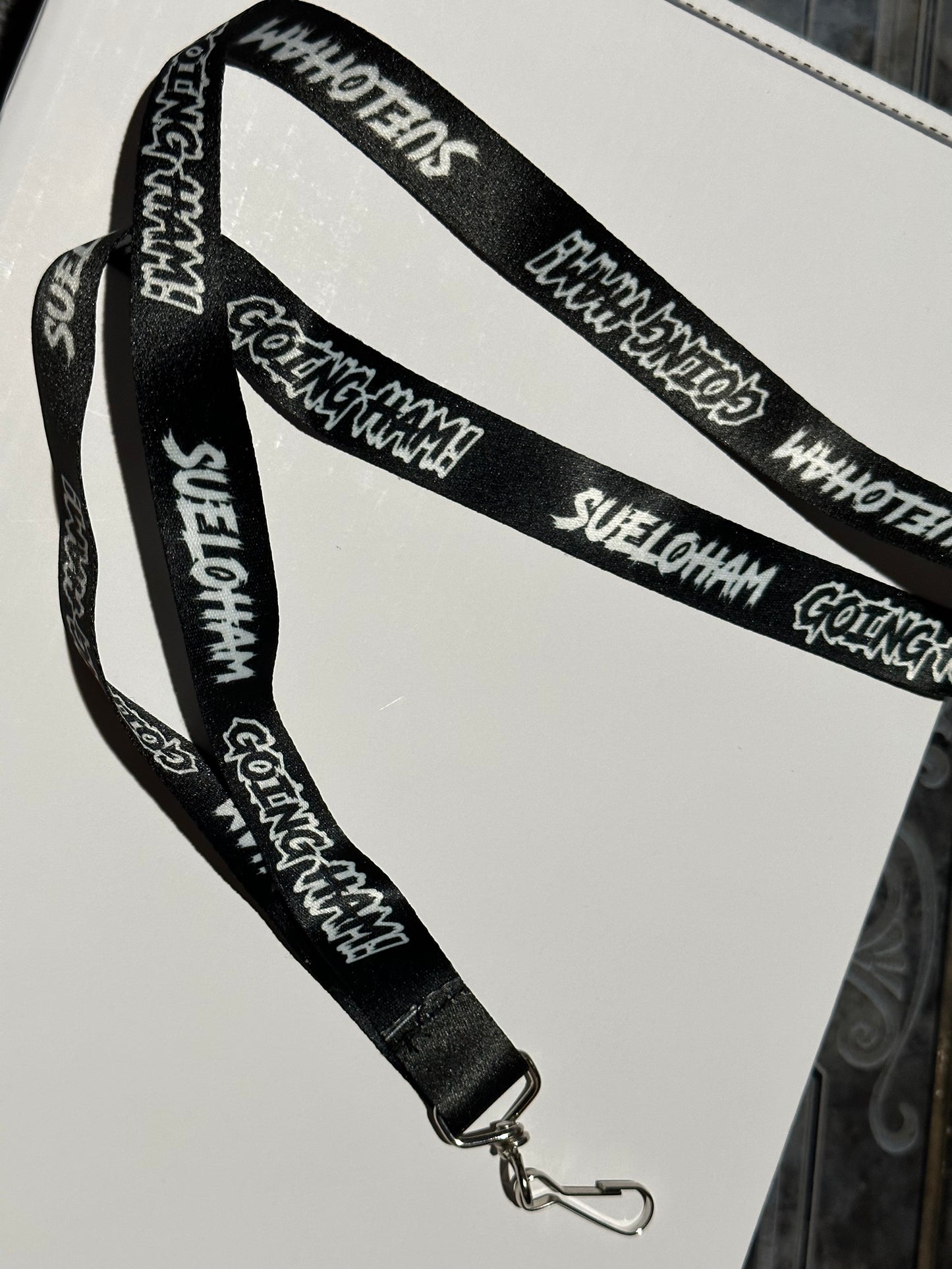 SUELOHAM KEYCHAIN (black)